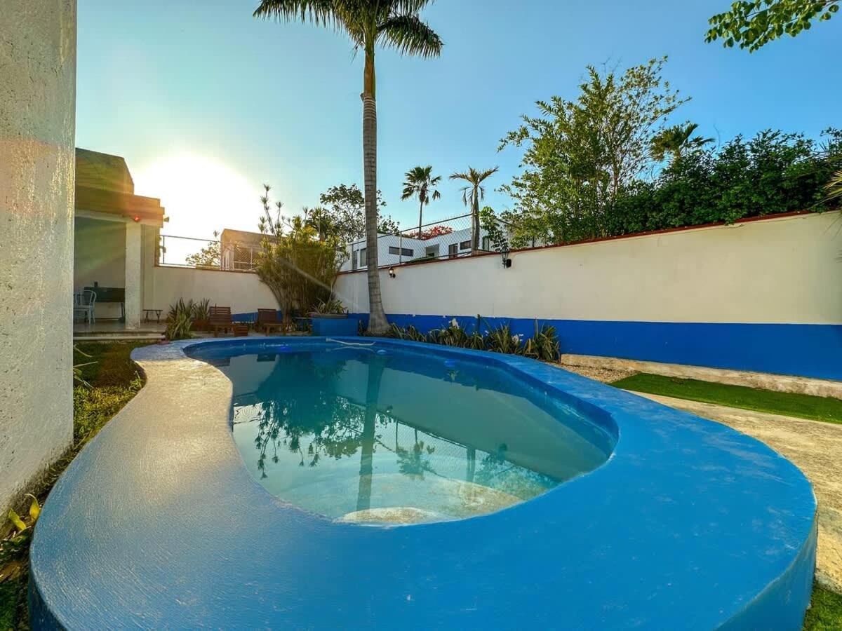 4 Personas En Zona Campestre